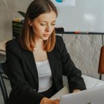 Генерация изображений с помощью нейросети Leonardo AI для коммерческого использования